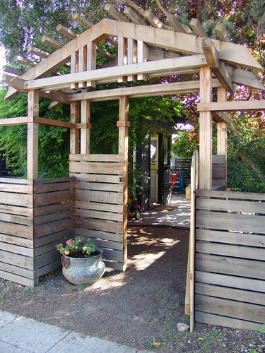 24. trellis & gate at sidewalk